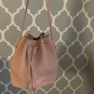 Pink crossbody! 🌷